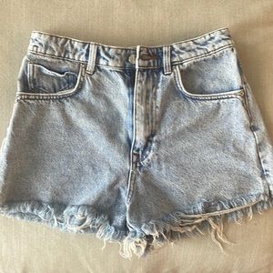 Zara High-Waisted Jean Shorts 🤍